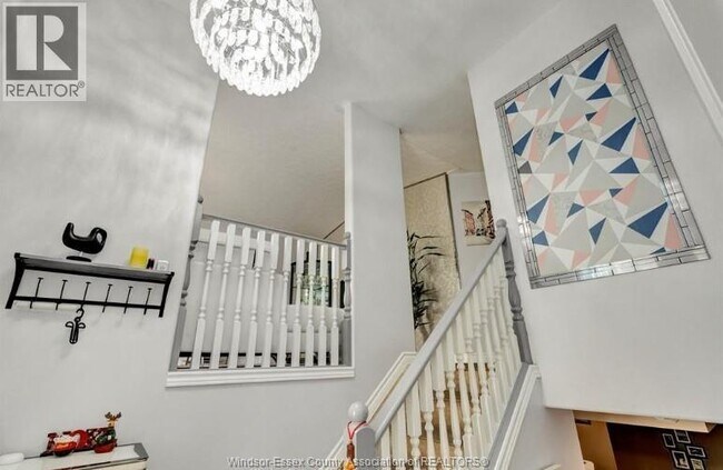 Building Photo - 1431 Fuller Crescent