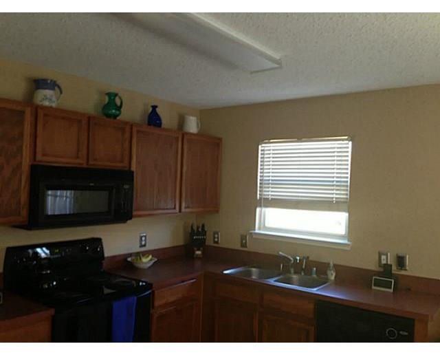 Building Photo - 1645 Crown Point Dr