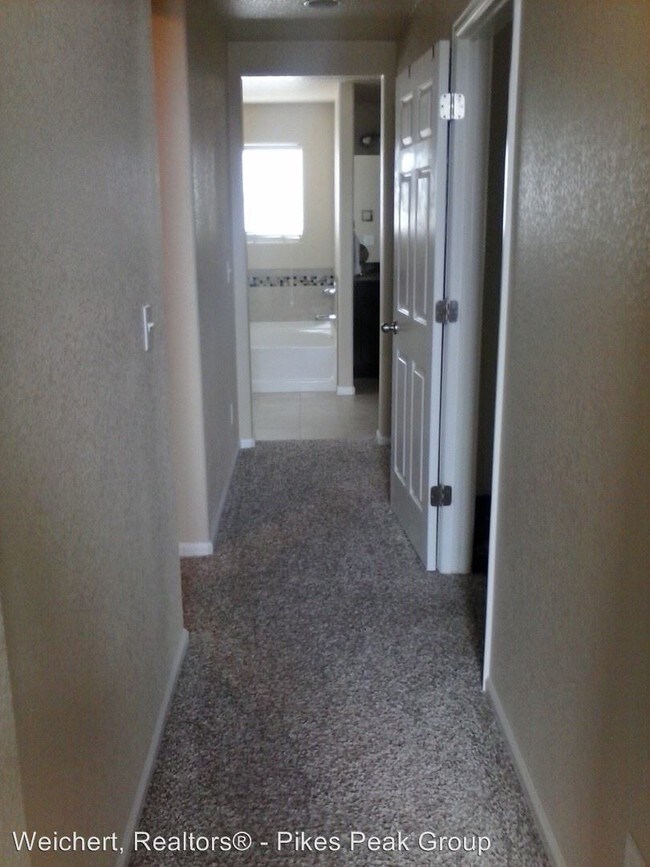 Building Photo - 7250 Red Cardinal Loop