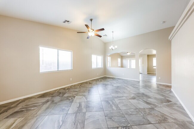Foto del edificio - 8528 W Kingman St