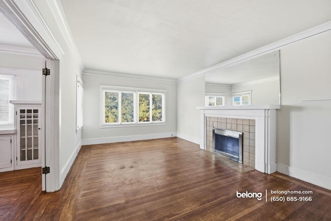 Building Photo - 31 Hardwick Ave