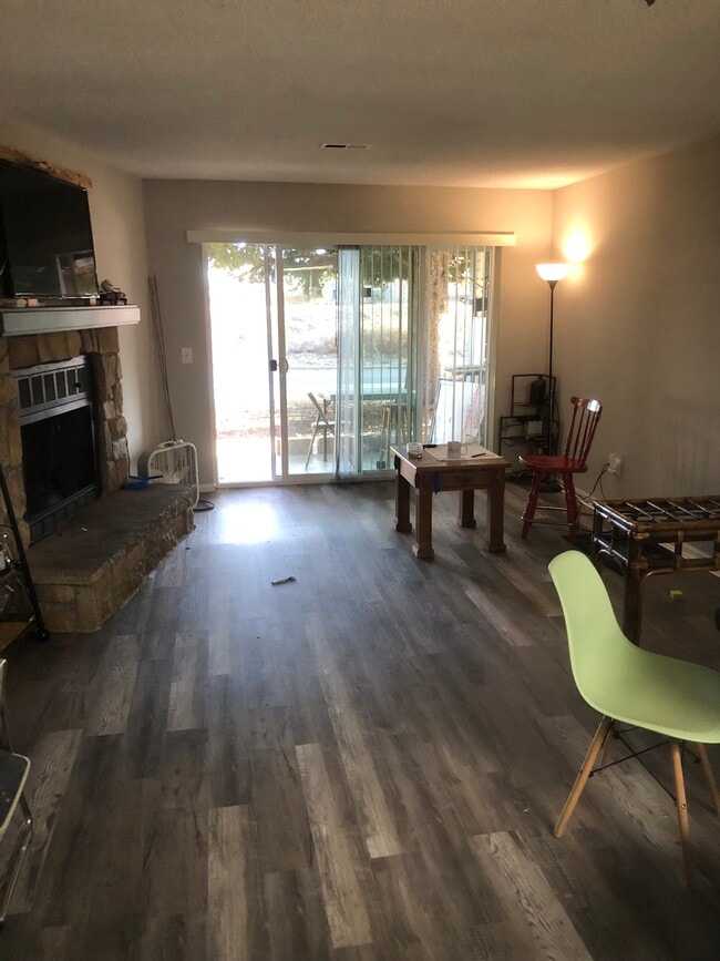 Foto del edificio - 457 S Memphis Way