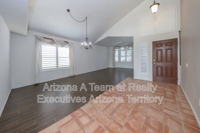 Building Photo - 831 S Rincon Rising Rd
