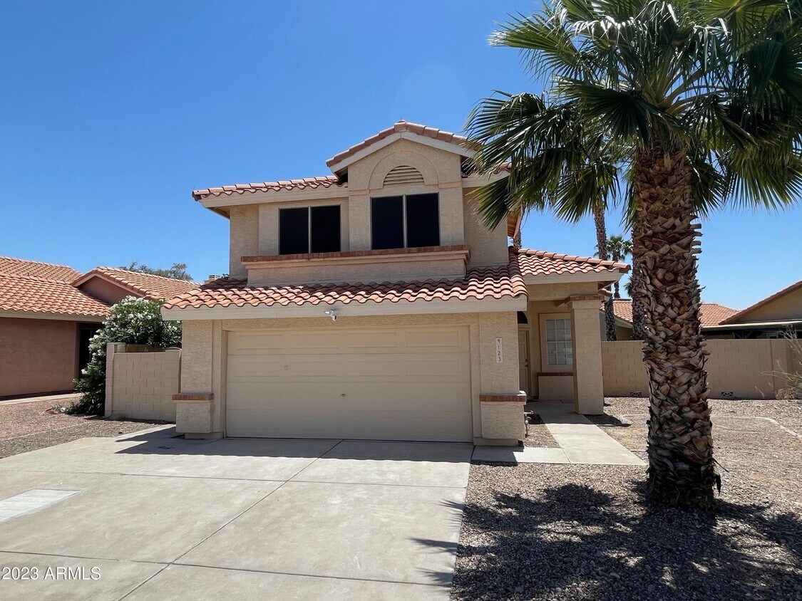 Foto principal - 4123 E Muirwood Dr