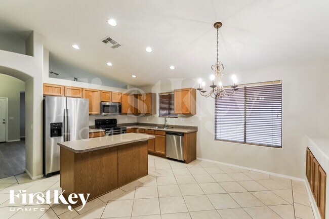 Building Photo - 6951 W Red Rock Dr