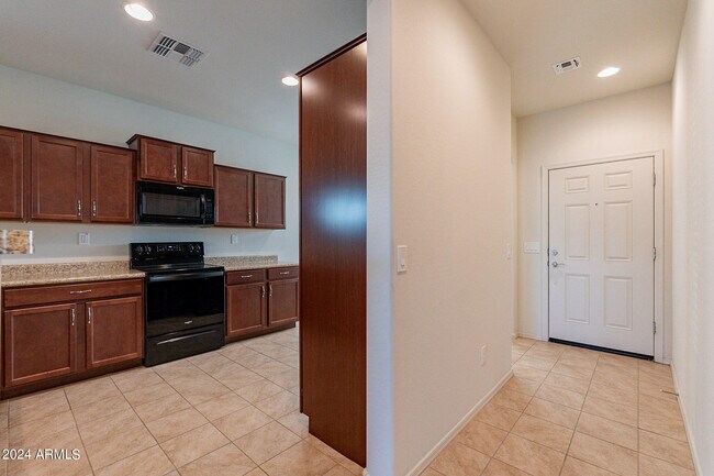 Building Photo - 5424 W Heritage Way