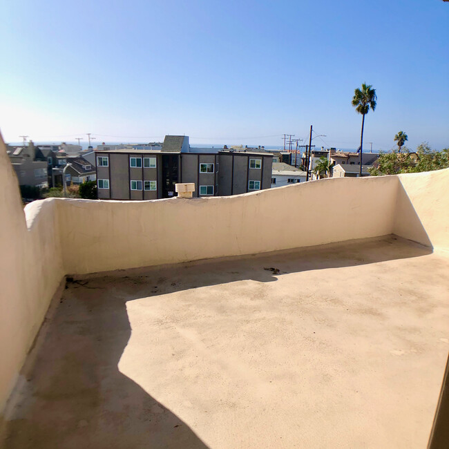 Deck & Views - 1912 Hermosa Ave
