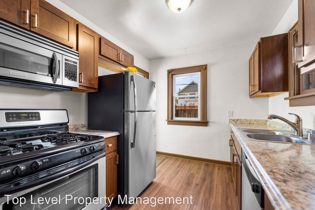 Building Photo - 3 br, 2 bath House - 2613 University Ave