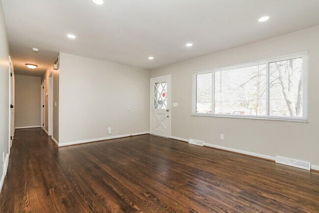 Foto del edificio - 3667 Lakewood Dr