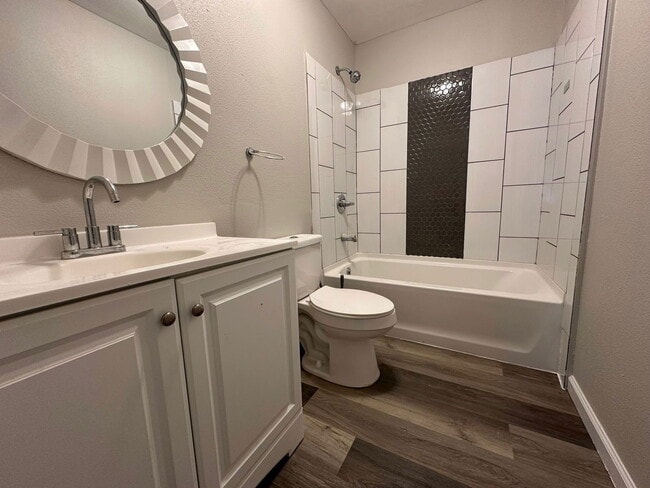 Building Photo - 319 Joy Dr