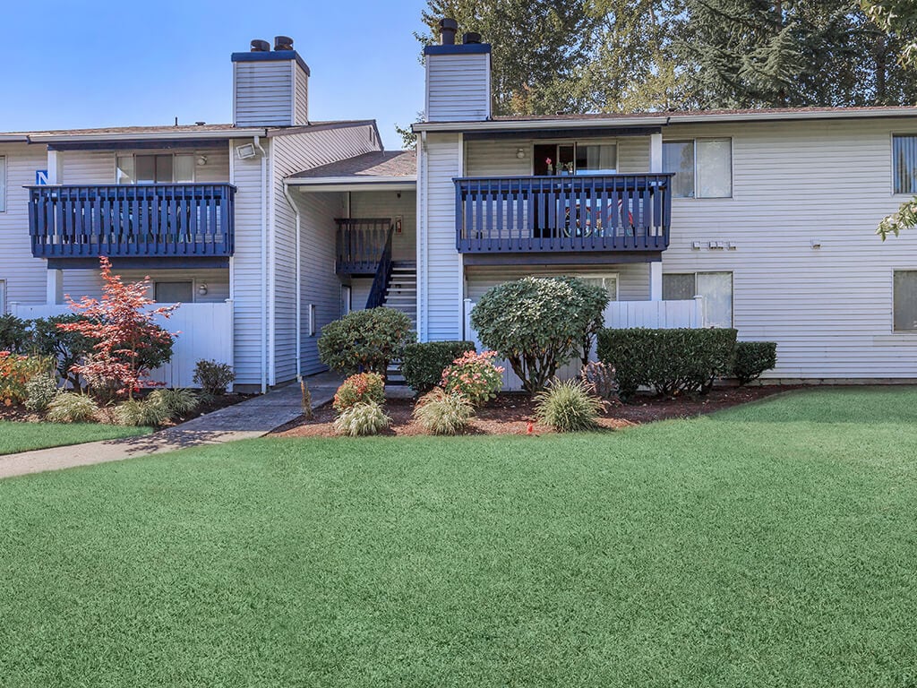 Alvista Lake Meridian 14901 SE 272nd St Kent, WA Apartments for