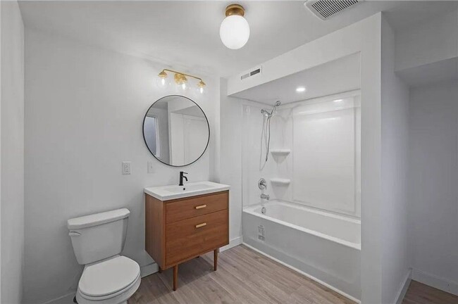 Foto del edificio - Hopkins Townhome for Rent