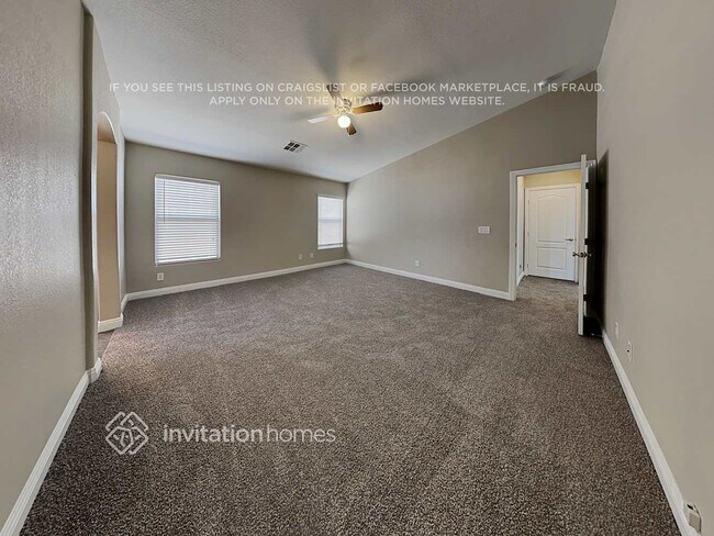 Foto del edificio - 6067 Camden Cove St