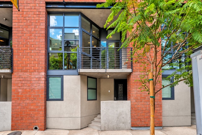 Building Photo - 1050 Island Ave