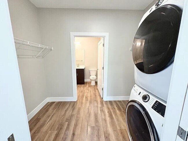Apartamento de 1 dormitorio con lavadora/secadora. - Mcknight Flats