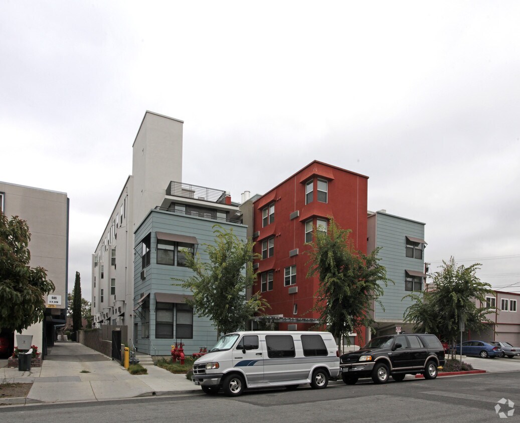 Building Photo - Casa Feliz Studios