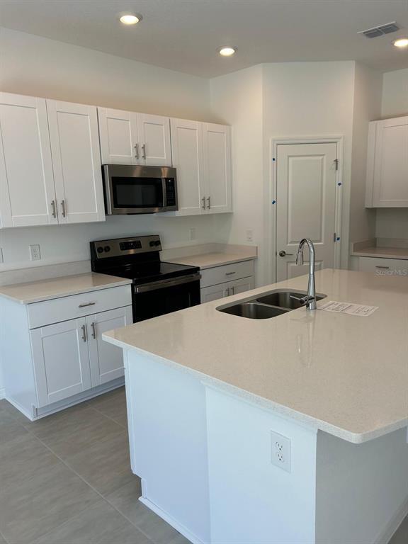 Foto del edificio - 4901 Revolutionary Wy