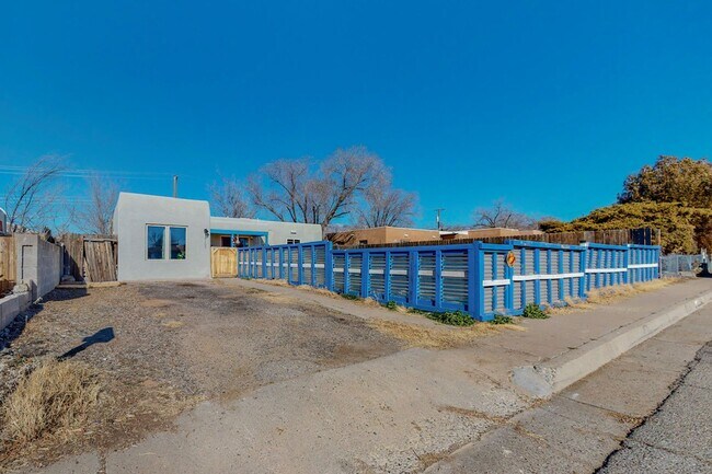 Foto del edificio - Charming NE Heights 3 Bedroom 2 Bath