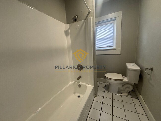 Foto del edificio - 2815 E Brookside Ave