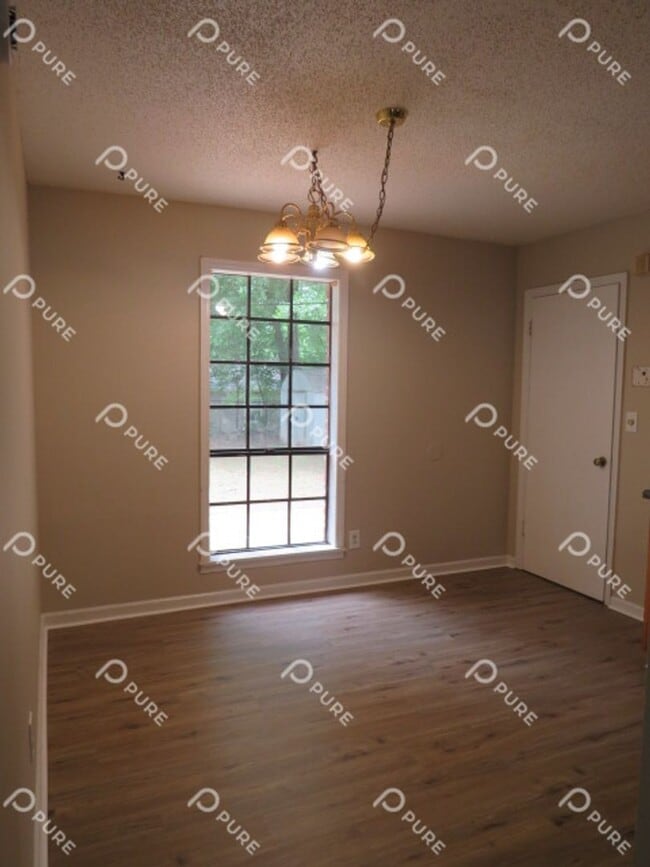 Foto del edificio - 3606 White Oak Way SW
