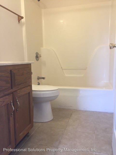 Building Photo - 795 Country Club Ct