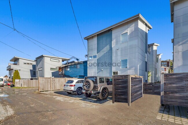Foto del edificio - 4751 Delridge Way SW