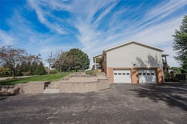 Foto del edificio - 979 Barclay Rd