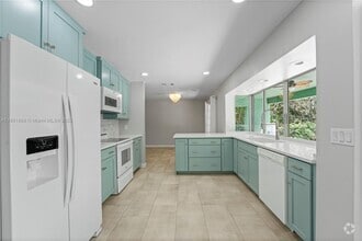 Building Photo - 2911 SW 108th Way