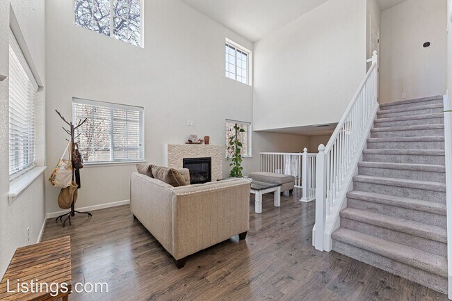 Foto del edificio - 2 br, 2 bath House - 1335 S Chambers Rd #101