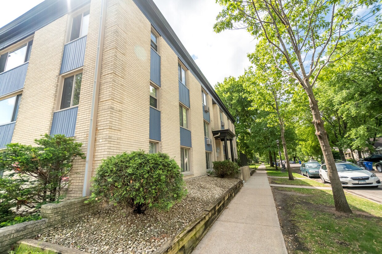 St. Clair Commons 1304 Apartments in Saint Paul, MN