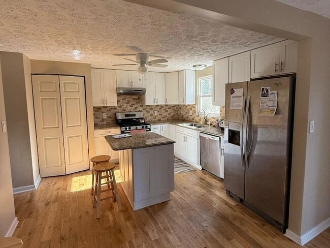 Photo - 1733 Ellenwood Dr NE House