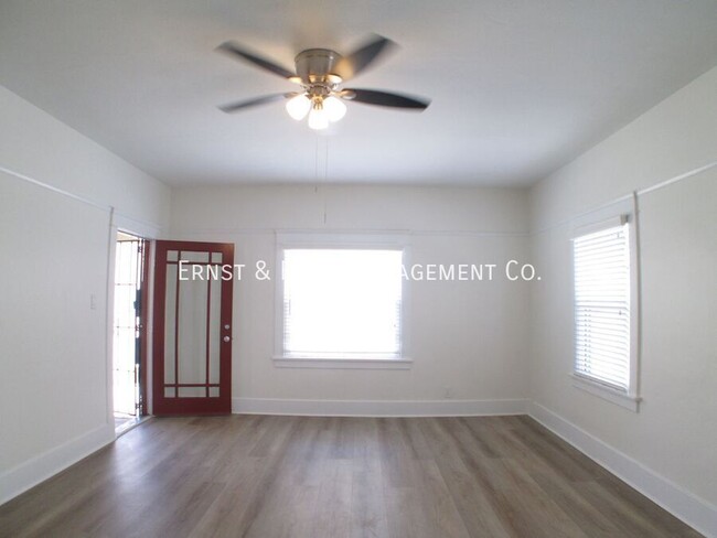 Building Photo - 320 N Nylic Ct