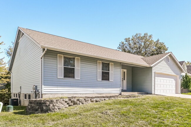 Building Photo - 1233 Colby Dr