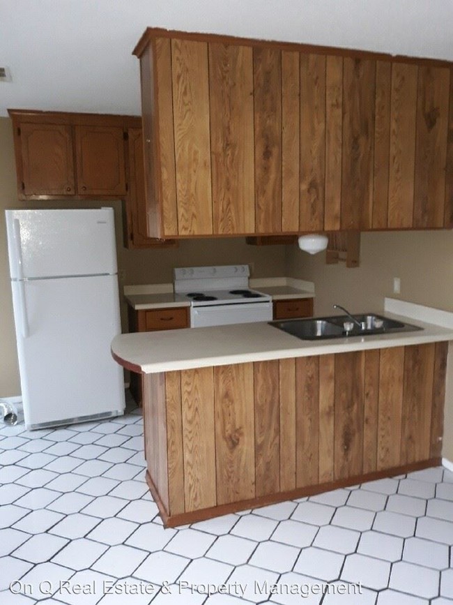 Building Photo - 3 br, 1 bath Apartment - 697 Jill
