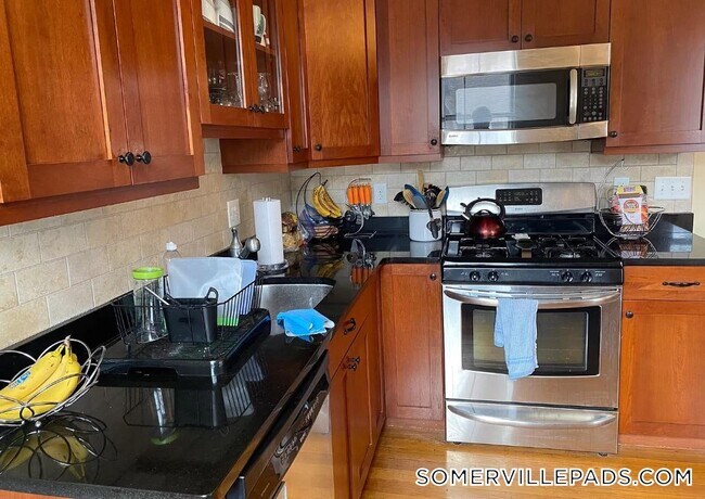 Foto del edificio - 79 College Ave