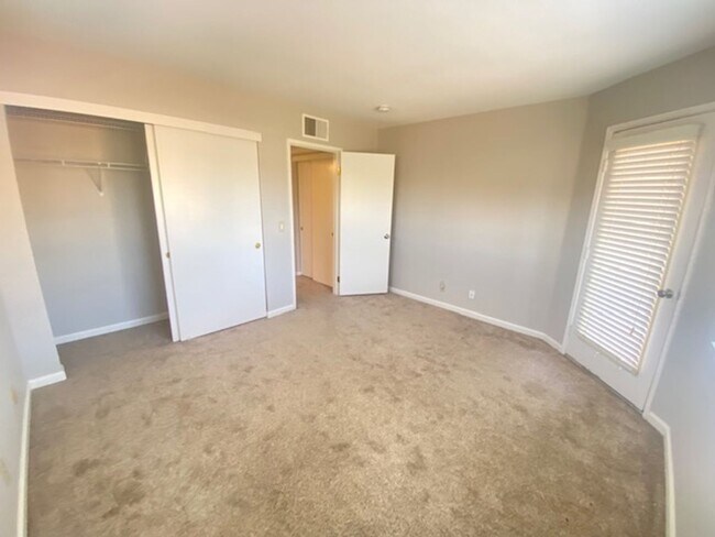 Foto del edificio - Two Bedroom Condo in Dublin