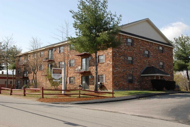 Foto del edificio - 11 Railroad Ave