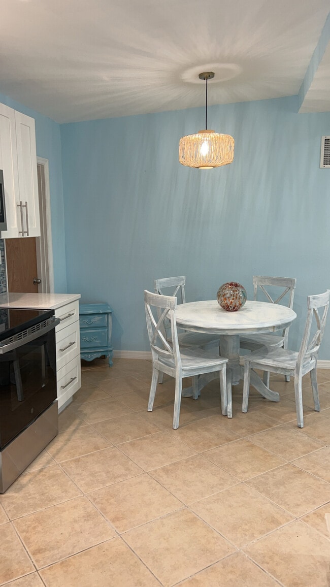 Foto del edificio - 7880 42nd Ave N