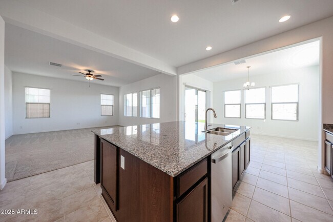 Foto del edificio - 25109 N 75th Ln