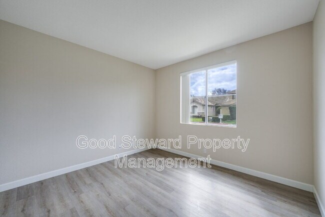 Building Photo - 3537 E Barrington Dr