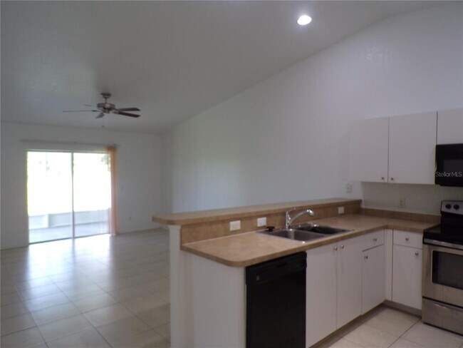 Foto del edificio - 385 Sunflower St