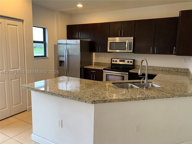 Foto del edificio - 429 NE 194th Terrace