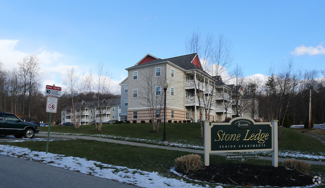 Foto del edificio - Stone Ledge Apartments 55+ Senior Community