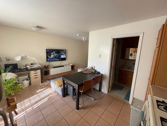 Foto del edificio - 60 Wilson Ave