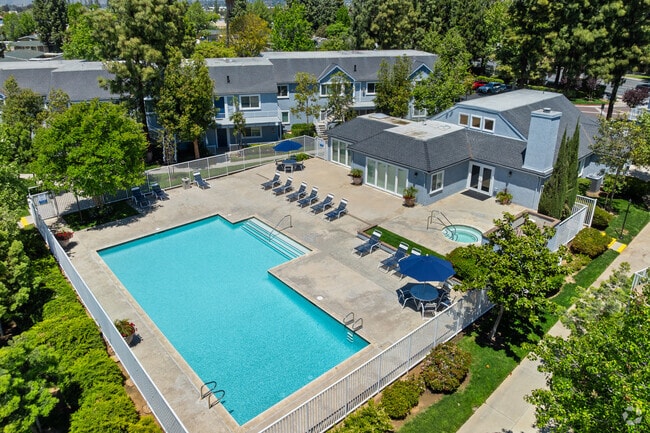 Building Photo - Mountain View Apartments