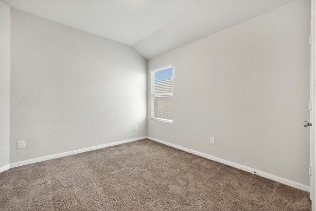 Building Photo - Welcome to Your Ideal Home in Saint Hedwig...
