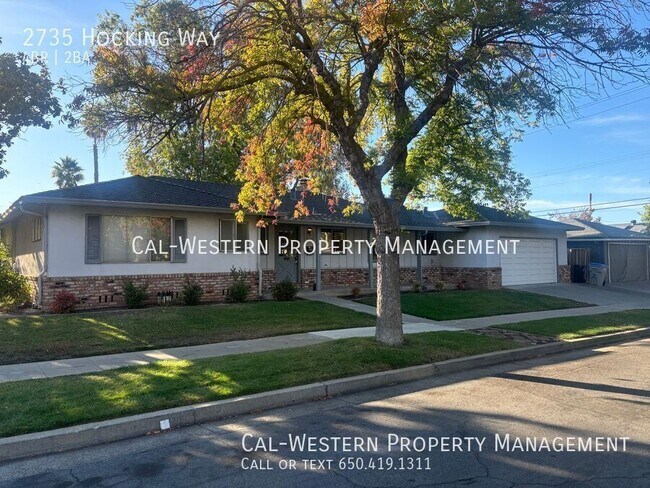 Foto del edificio - This Spacious 4/2 Charmer in an Excellent ...