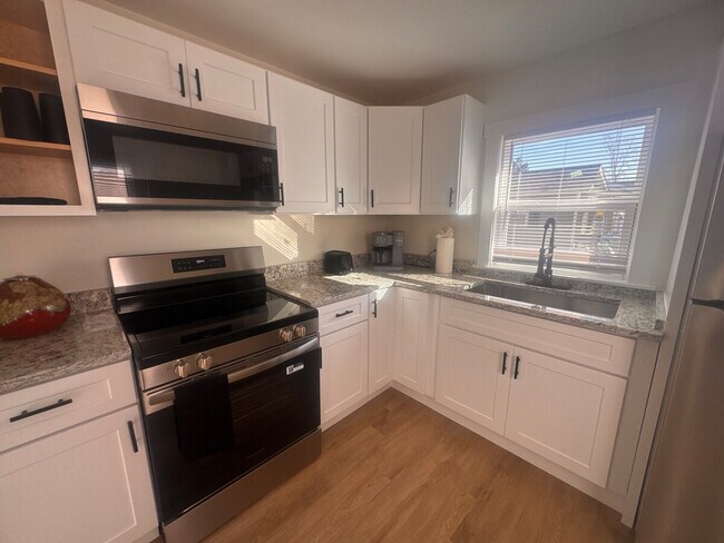 Foto del edificio - 104 Cannon Ave