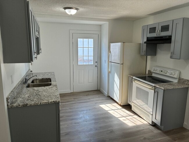 Building Photo - Newly remodeled home is located in Unionville NC