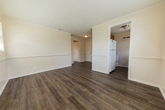 Foto del edificio - 907 Lake Jessie Dr